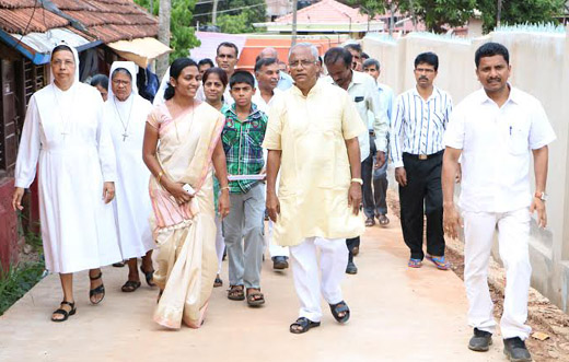 MLA JR Lobo inaugurates concretised road near Naguri Pump House